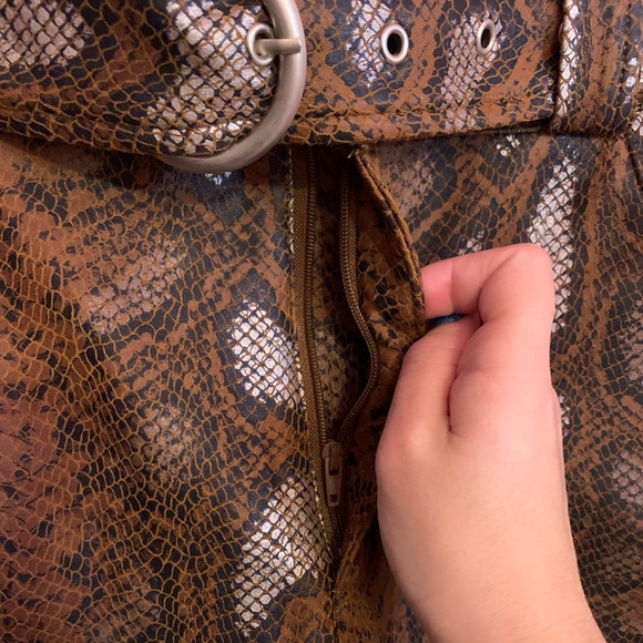 SNAKE PRINT high waist shorts - size M - Bronze/Brown - Leather Like - Picture 8 of 11